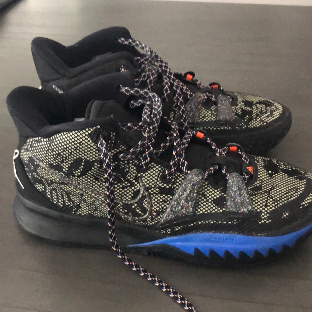 Kyrie 7 basketball shoes EUC